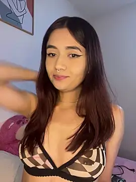 Snapshot of HallieLemon1 chatting on January 2025 01:56:01 AM HallieLemon1 online show from January 2025 01:56:01 AM