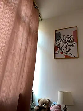 Snapshot of HallieLemon1 chatting on November 2025 08:40:01 PM HallieLemon1 online show from November 2025 08:40:01 PM