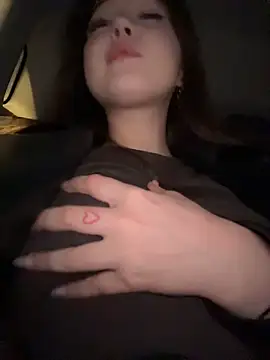 Peachy Dream online show from October 2025 06:32:01 PM