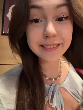 Snapshot of Peachy_Dream chatting on June 2026 04:28:02 PM Peachy Dream online show from June 2026 04:28:02 PM