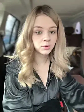 Snapshot of Love_Bri chatting on February 2025 07:44:02 AM Love Bri online show from February 2025 07:44:02 AM