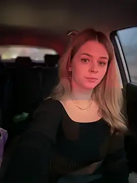 Snapshot of Love_Bri chatting on March 2025 03:56:01 PM Love Bri online show from March 2025 03:56:01 PM