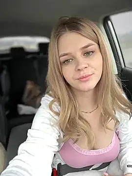 Snapshot of Love_Bri chatting on March 2025 06:58:02 AM Love Bri online show from March 2025 06:58:02 AM