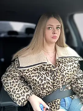 Snapshot of Love_Bri chatting on March 2025 05:02:01 AM Love Bri online show from March 2025 05:02:01 AM