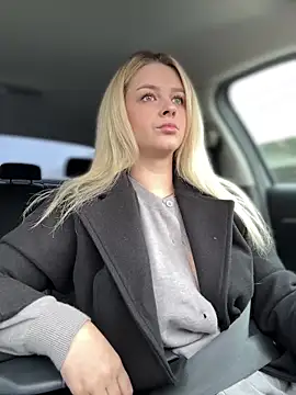 Snapshot of Love_Bri chatting on October 2025 10:35:02 AM Love Bri online show from October 2025 10:35:02 AM