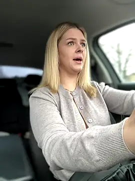 Snapshot of Love_Bri chatting on November 2025 09:51:02 AM Love Bri online show from November 2025 09:51:02 AM