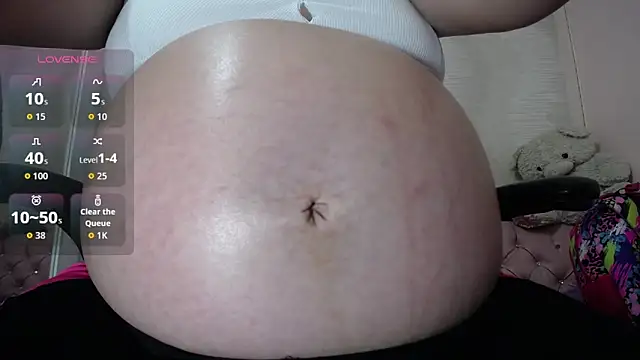 Snapshot of lauraguzman chatting on October 2025 03:03:02 AM lauraguzman online show from October 2025 03:03:02 AM