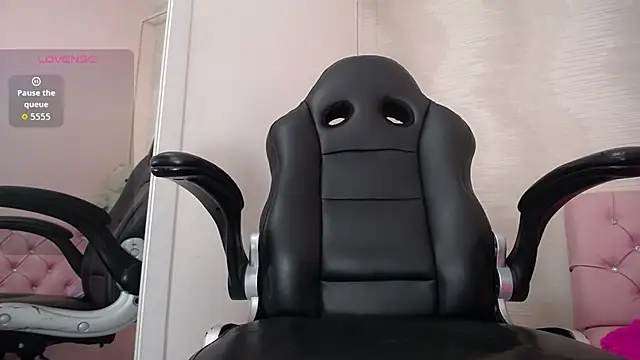 Snapshot of lauraguzman chatting on October 2025 03:15:02 AM lauraguzman online show from October 2025 03:15:02 AM