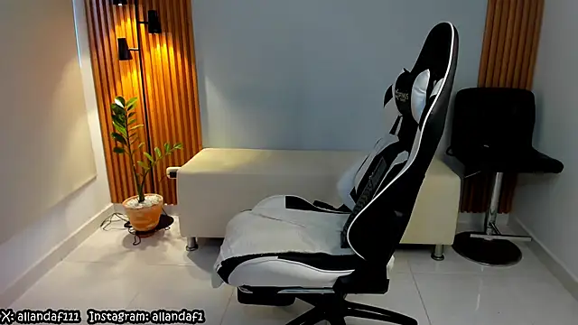 dafboy1 online show from January 2025 04:19:02 PM