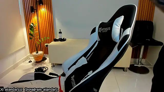 dafboy1 online show from February 2025 04:26:01 PM