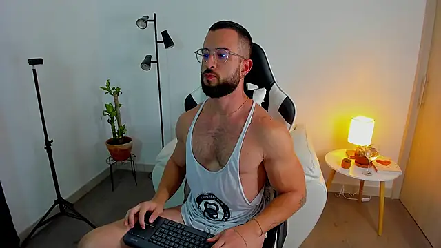 dafboy1 online show from January 2026 01:48:01 PM