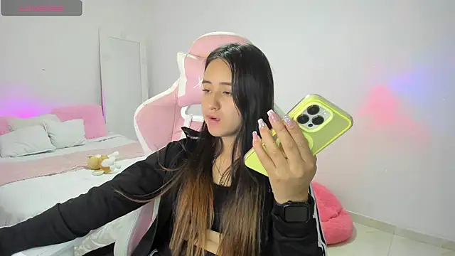 Tinylottie online show from September 2025 04:01:01 AM