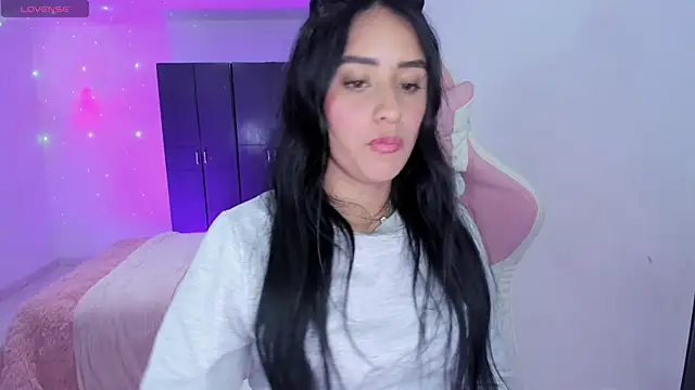 Tinylottie online show from April 2026 11:08:02 PM