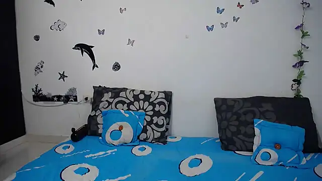 Julieta Hass online show from March 2025 02:16:01 PM