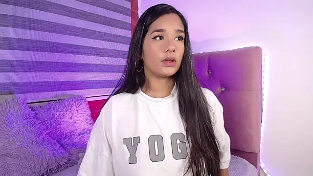 Snapshot of Maeena chatting on January 2025 06:10:01 PM Maeena online show from January 2025 06:10:01 PM