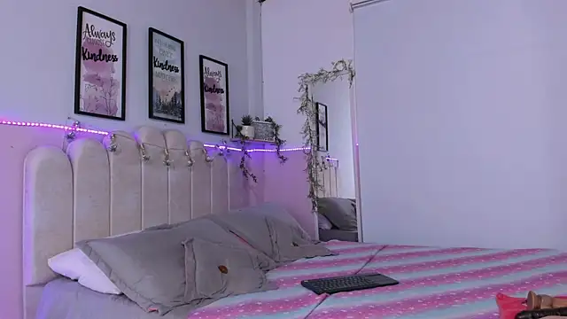 Camile Diazzz online show from February 2025 02:16:01 PM