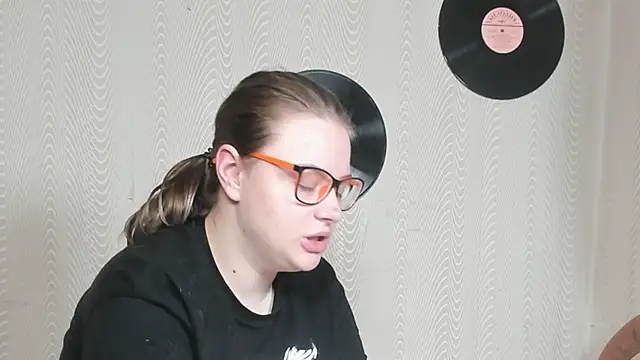 Snapshot of Seductive_She_Wolf chatting on February 2026 05:49:02 PM Seductive She Wolf online show from February 2026 05:49:02 PM