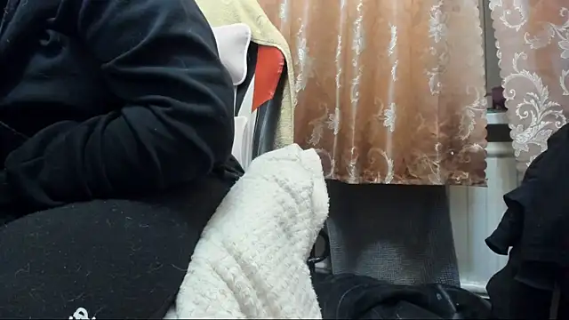 Snapshot of Seductive_She_Wolf chatting on February 2026 10:16:02 PM Seductive She Wolf online show from February 2026 10:16:02 PM