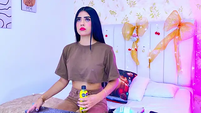 Mia-Monroe online show from December 2025 07:41:01 PM