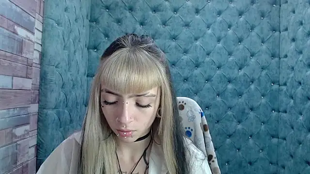 Samantha Smiith online show from October 2025 03:47:02 AM