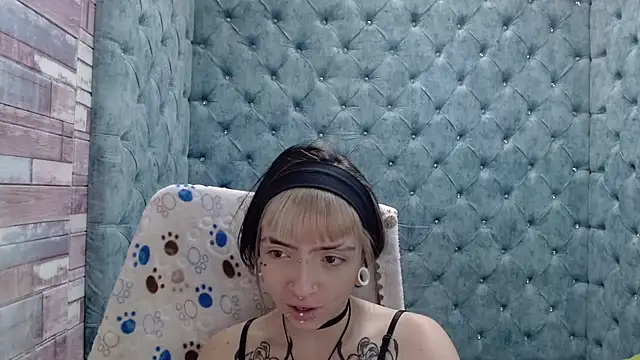 Samantha Smiith online show from October 2025 03:49:02 AM