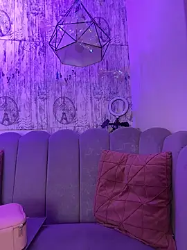 AbyThompson online show from December 2025 07:31:02 PM