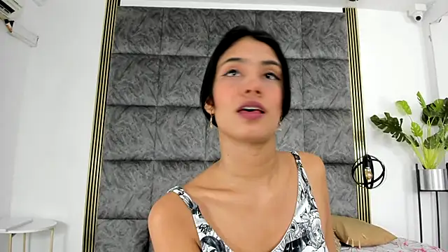 LaurenRodriiguez online show from February 2025 12:37:01 PM