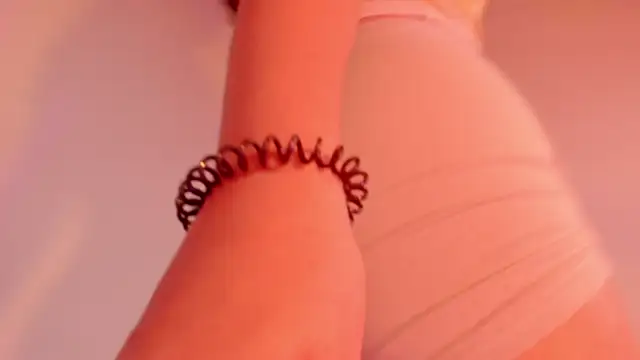 Snapshot of HarleyRedd chatting on December 2024 05:51:01 AM HarleyRedd online show from December 2024 05:51:01 AM