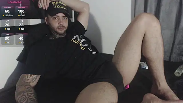 Snapshot of maxi_rogger18 chatting on March 2025 05:28:01 AM maxi rogger18 online show from March 2025 05:28:01 AM