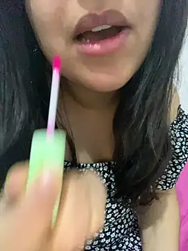 Snapshot of yassminsexy22 chatting on January 2025 03:44:01 PM yassminsexy22 online show from January 2025 03:44:01 PM