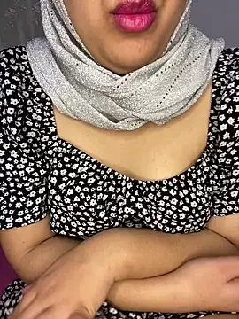 Snapshot of yassminsexy22 chatting on January 2025 01:52:01 PM yassminsexy22 online show from January 2025 01:52:01 PM