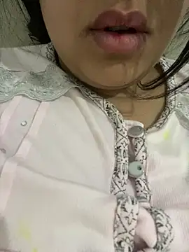 Snapshot of yassminsexy22 chatting on January 2025 05:45:01 PM yassminsexy22 online show from January 2025 05:45:01 PM