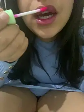 Snapshot of yassminsexy22 chatting on February 2025 09:46:02 PM yassminsexy22 online show from February 2025 09:46:02 PM