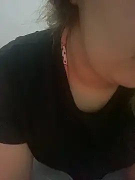 Snapshot of yassminsexy22 chatting on February 2026 07:18:01 PM yassminsexy22 online show from February 2026 07:18:01 PM