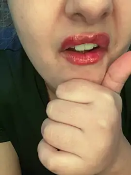 Snapshot of yassminsexy22 chatting on February 2026 09:33:01 PM yassminsexy22 online show from February 2026 09:33:01 PM