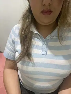 Snapshot of yassminsexy22 chatting on February 2026 10:29:01 PM yassminsexy22 online show from February 2026 10:29:01 PM