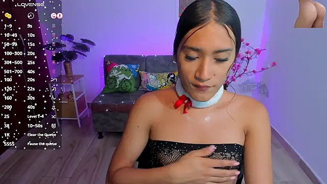 Snapshot of CamilaHarperr_ chatting on May 2026 02:19:01 AM CamilaHarperr online show from May 2026 02:19:01 AM
