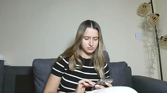 Submissive love online show from December 2024 07:03:02 PM