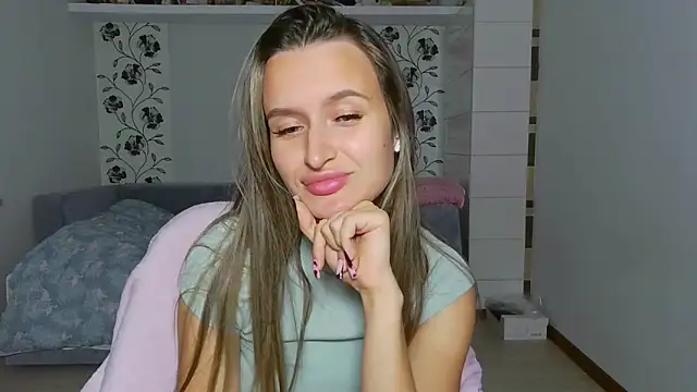 Submissive love online show from November 2025 04:35:01 PM