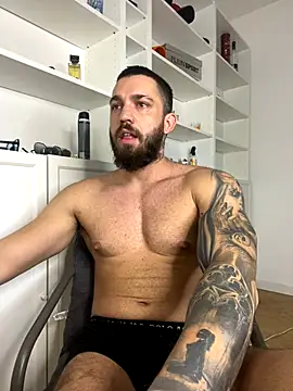 LoveIsBlind  online show from October 2025 07:39:01 AM