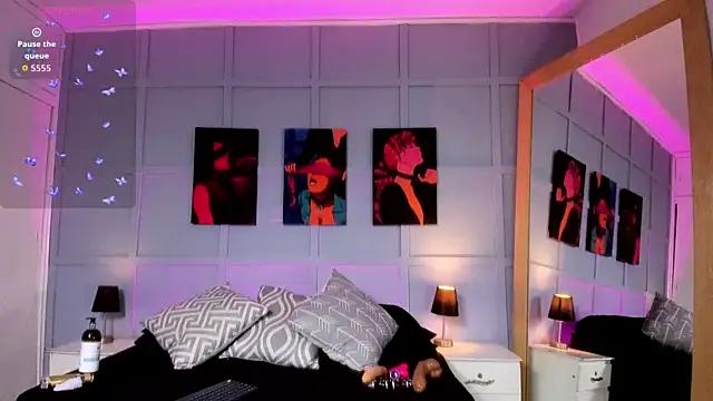 Elizabeth Santos online show from November 2025 07:22:01 AM