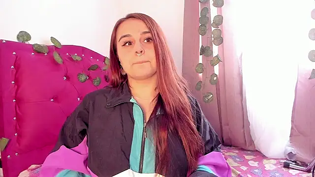 Snapshot of evy_orange1 chatting on December 2024 05:11:01 PM evy orange1 online show from December 2024 05:11:01 PM