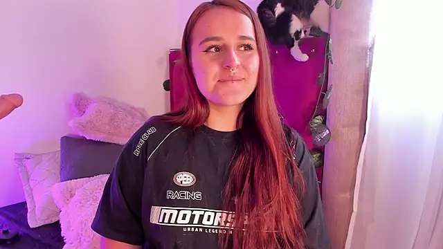 Snapshot of evy_orange1 chatting on January 2025 08:47:01 PM evy orange1 online show from January 2025 08:47:01 PM