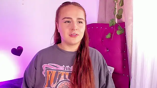 Snapshot of evy_orange1 chatting on March 2025 05:18:02 PM evy orange1 online show from March 2025 05:18:02 PM