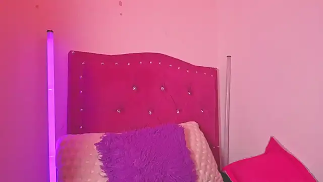 Snapshot of evy_orange1 chatting on November 2025 02:43:01 AM evy orange1 online show from November 2025 02:43:01 AM