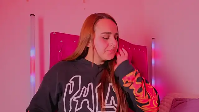 Snapshot of evy_orange1 chatting on November 2025 04:07:01 AM evy orange1 online show from November 2025 04:07:01 AM