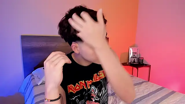 justinbiler online show from February 2025 12:40:01 PM