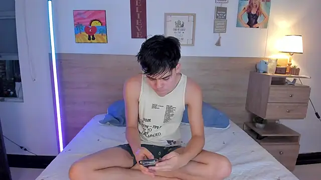 justinbiler online show from October 2025 01:10:01 PM