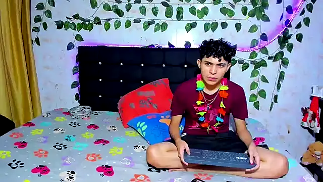 Alexander and Xiao online show from December 2024 02:51:01 AM