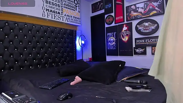 MADISSONLOVE  online show from March 2025 12:11:02 PM